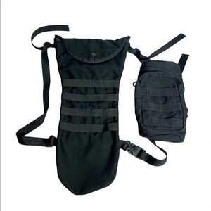Camel bag with removable storage bag